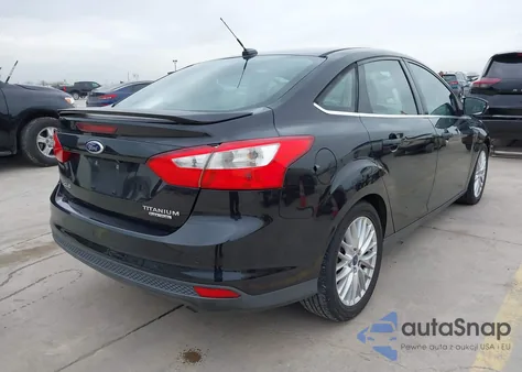 2013 Ford Focus Titanium from USA, damaged, VIN 1FADP3J23DL334239